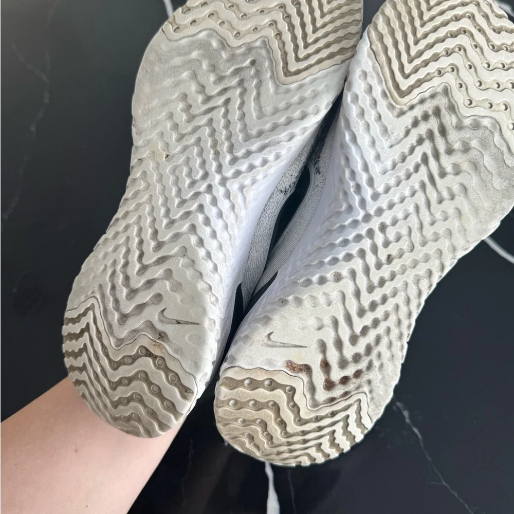 Nike Epic‎ React Flyknit Women’s Shoes - Picture 5 of 6